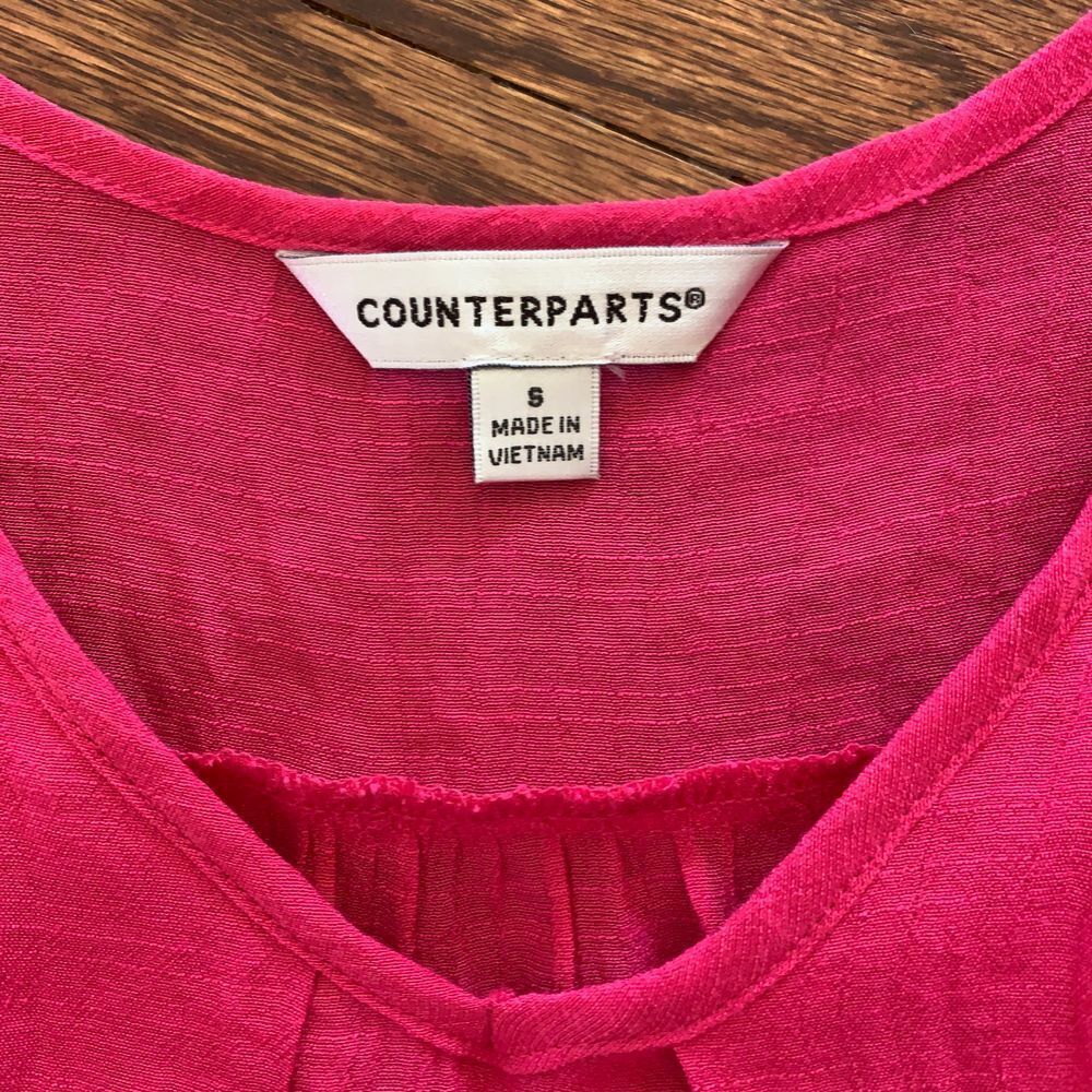 Counterparts NWT Pink Flutter Sleeve V-Neck Asymmetrical‎ Spring Blouse Size SM - Picture 4 of 8
